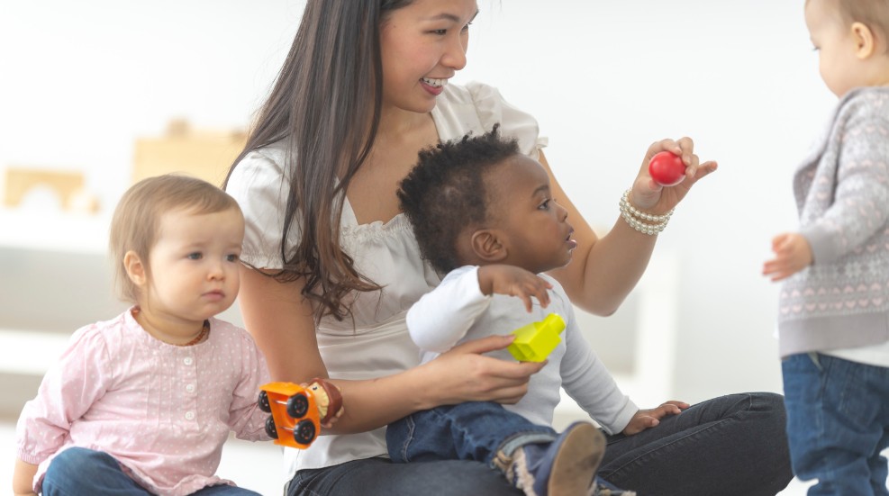 how much should i charge for babysitting