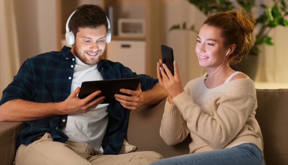 The Latest Gadgets That Are Revolutionising Home Entertainment