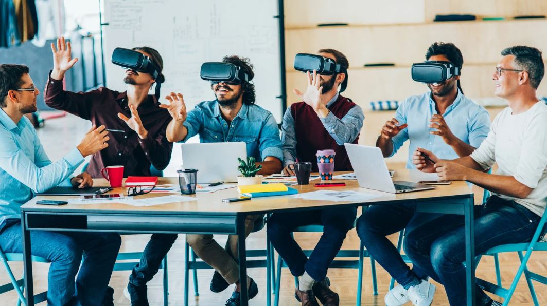 How the Rise of VR and AR in Online Casinos Influence Other Industries?